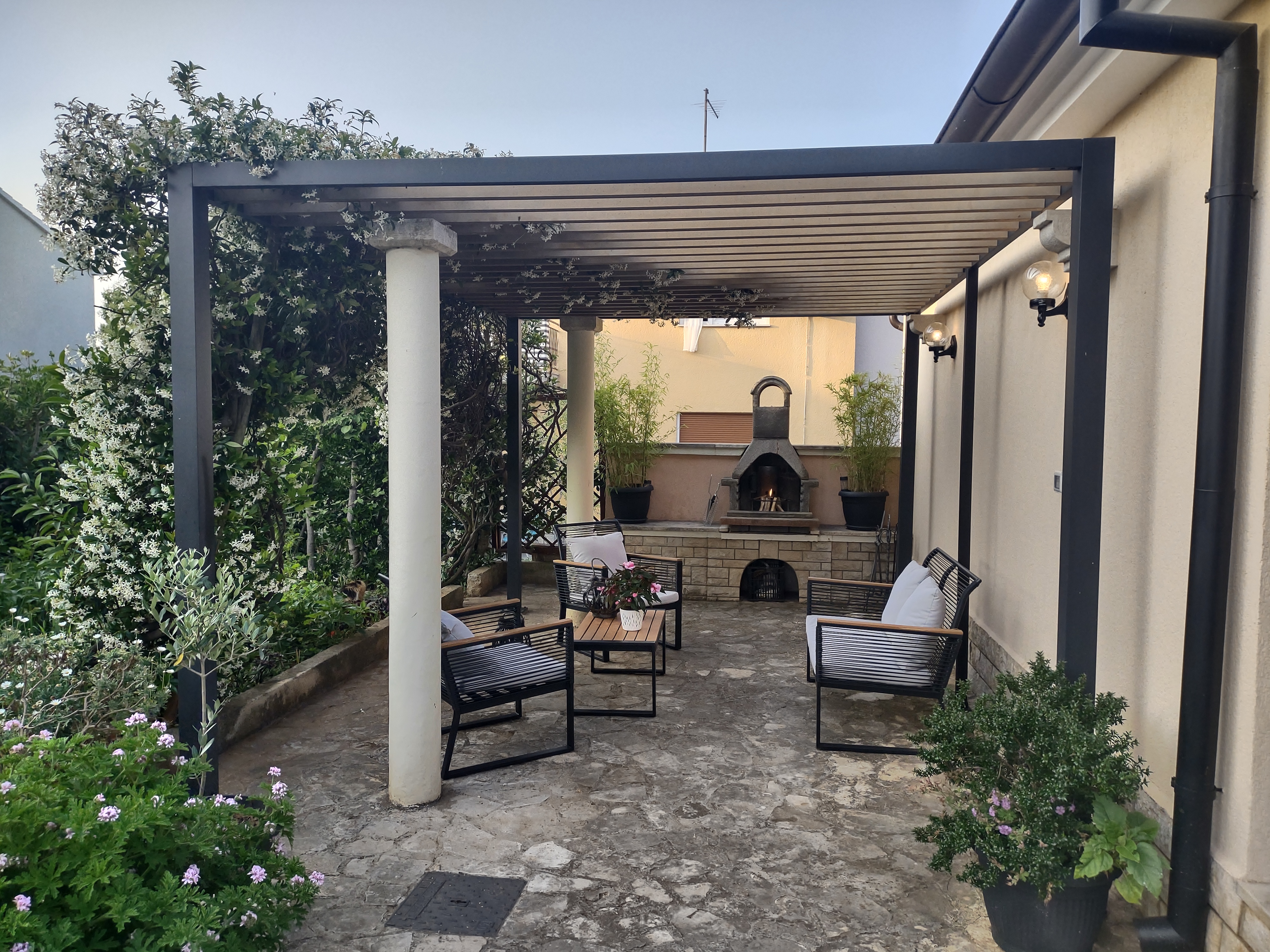 Casetta per due persone con aria condizionata e tarrazza, a  Pola