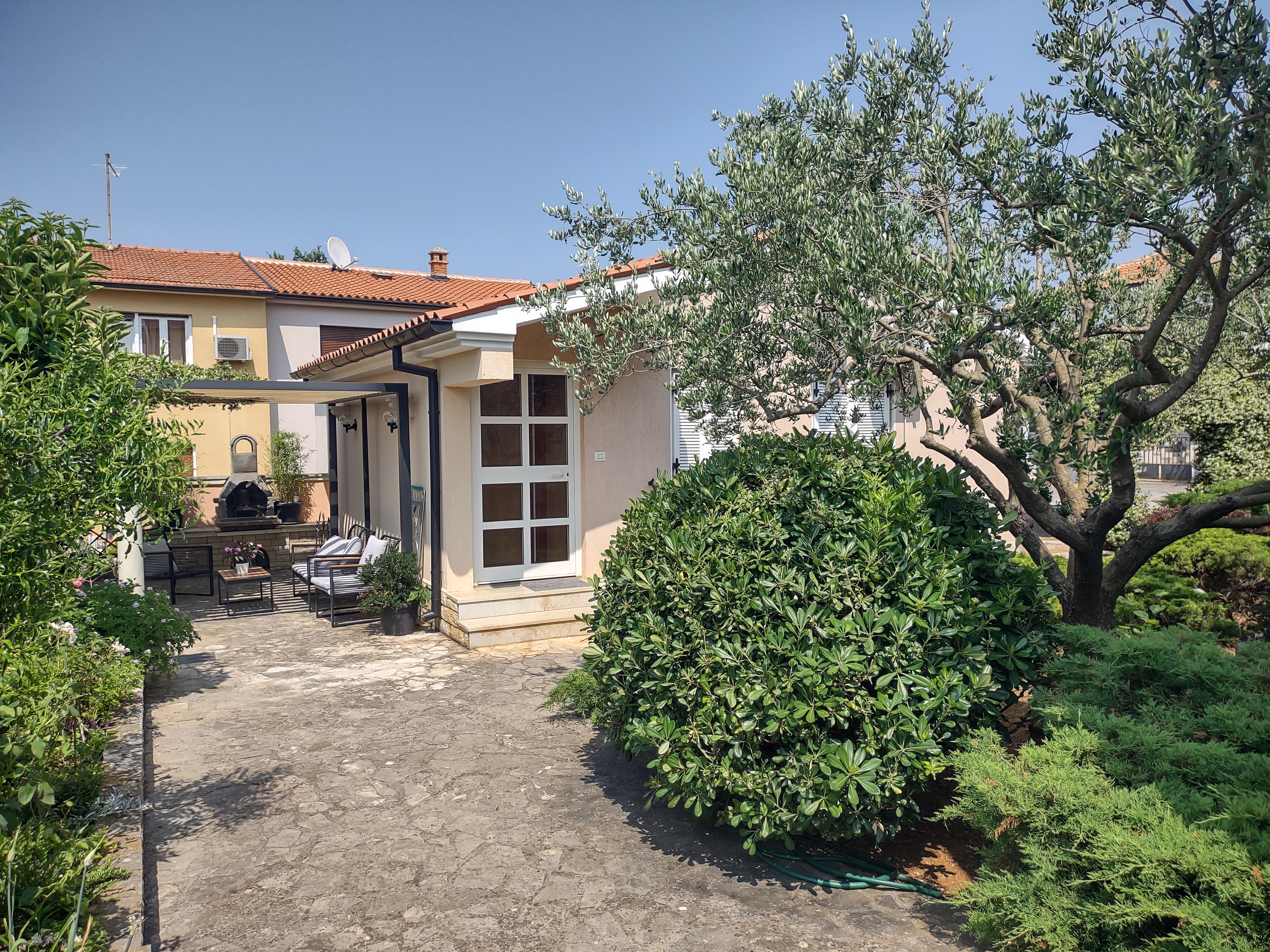 Casetta per due persone con aria condizionata e tarrazza, a  Pola