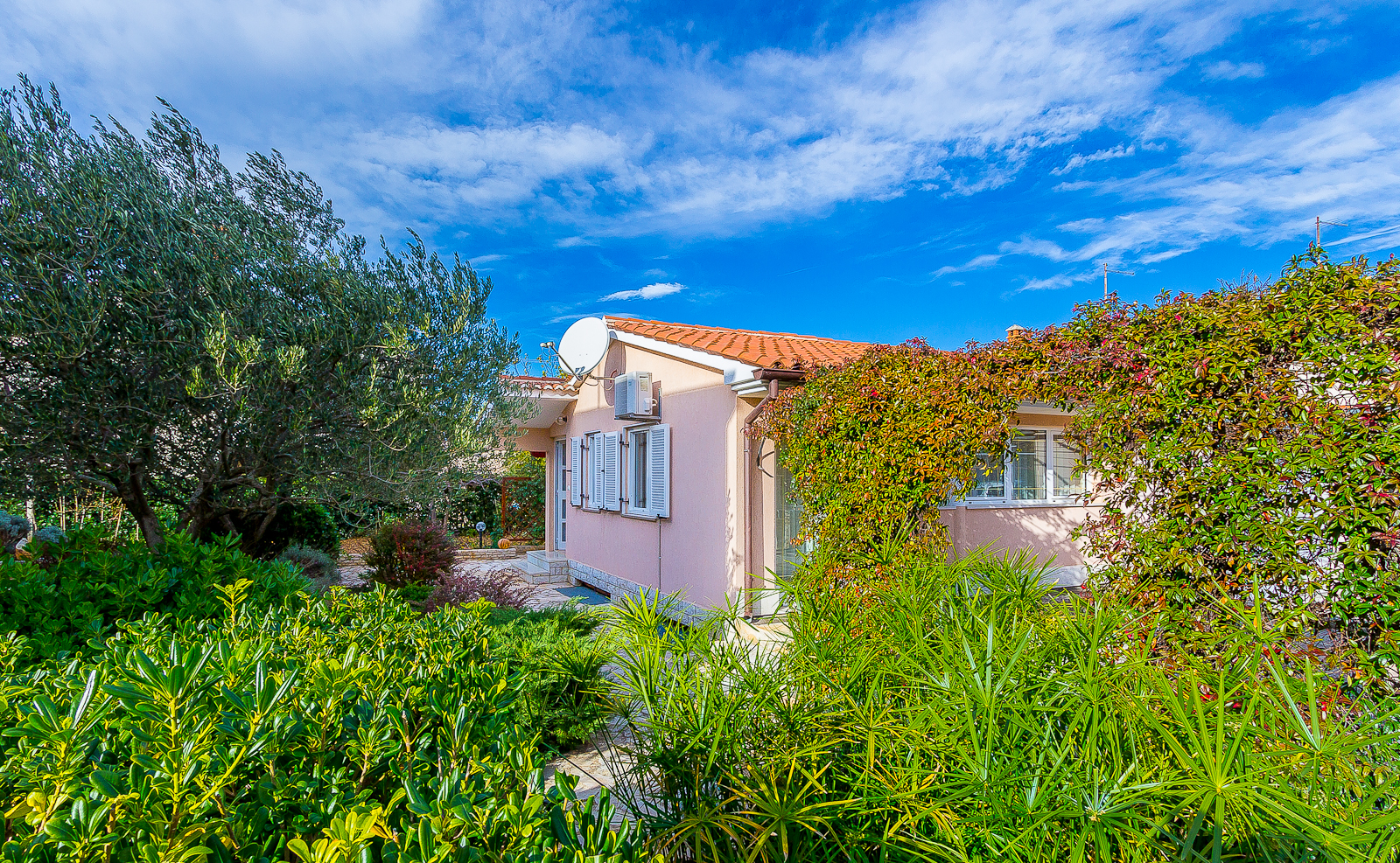 Casetta per due persone con aria condizionata e tarrazza, a  Pola