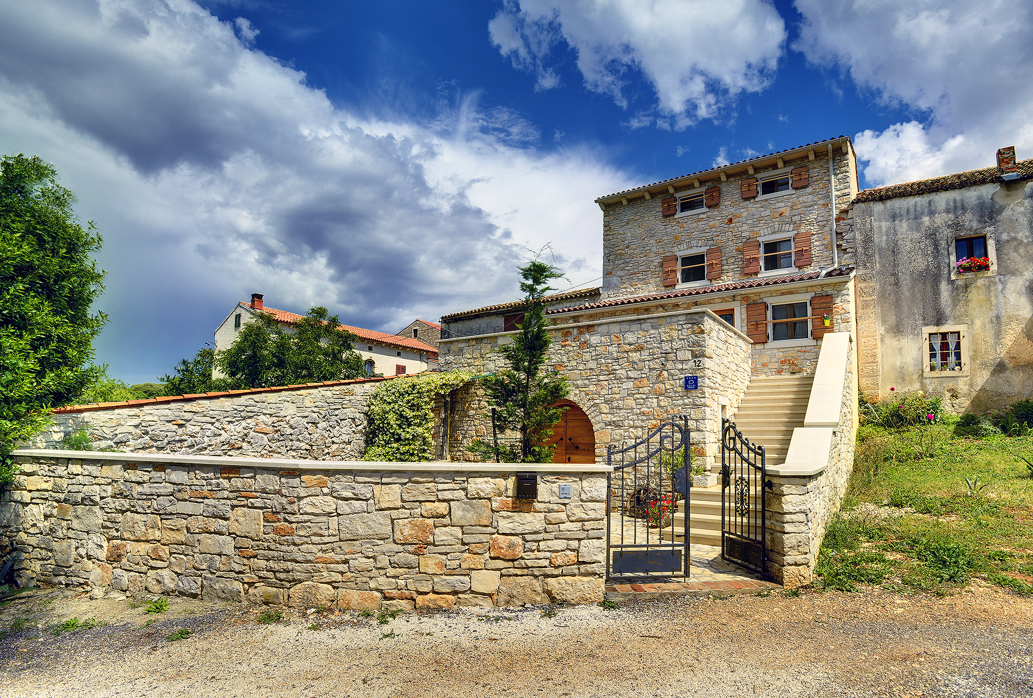 Traditionelle istrische Steinvilla mit privatem Pool und Garten