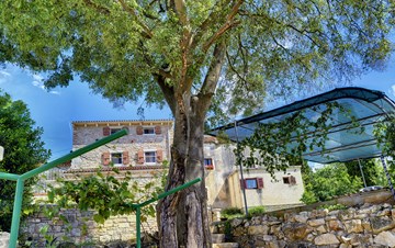 Traditionelle istrische Steinvilla mit privatem Pool und Garten
