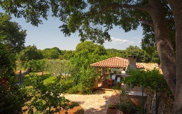 Traditional istrian stone villa with private pool and garden