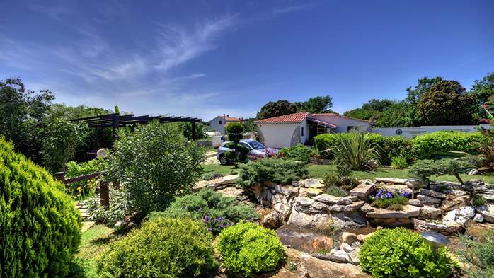 Moderna kuća u Puli nudi nezaboravan odmor uz bazen i uređen vrt, 20
