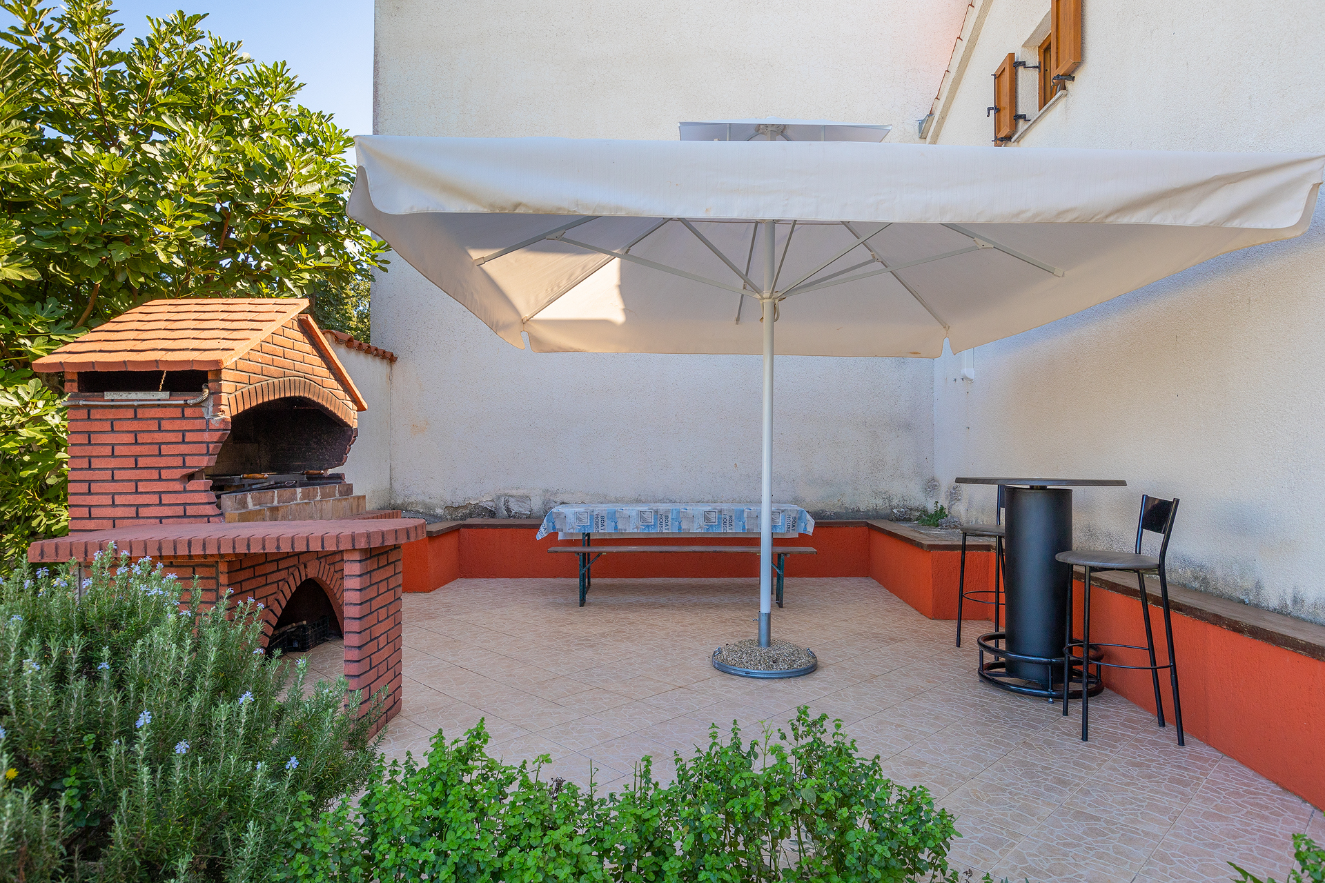 Villa mit Pool, im traditionellen istrischen Stil eingerichtet