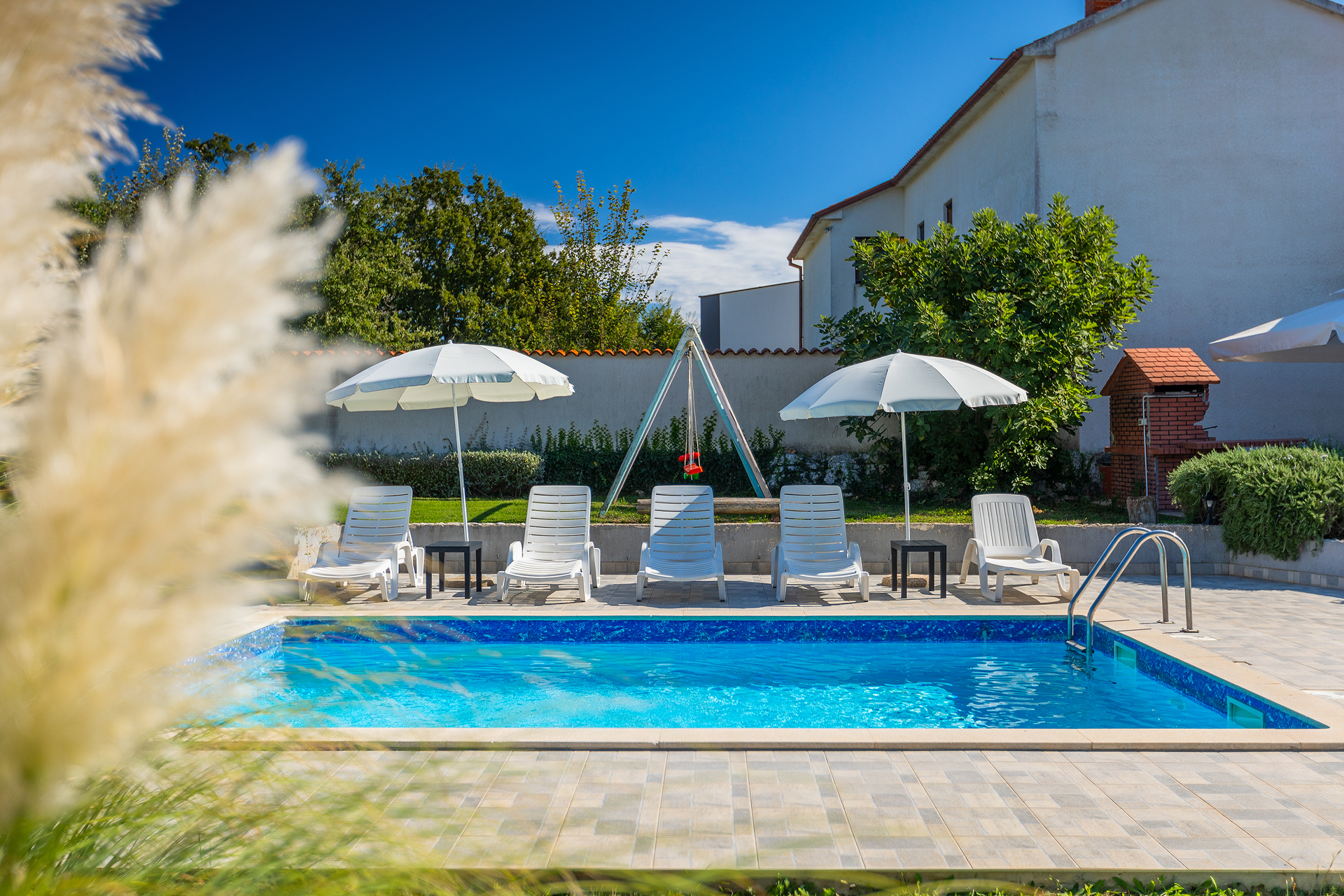 Villa mit Pool, im traditionellen istrischen Stil eingerichtet