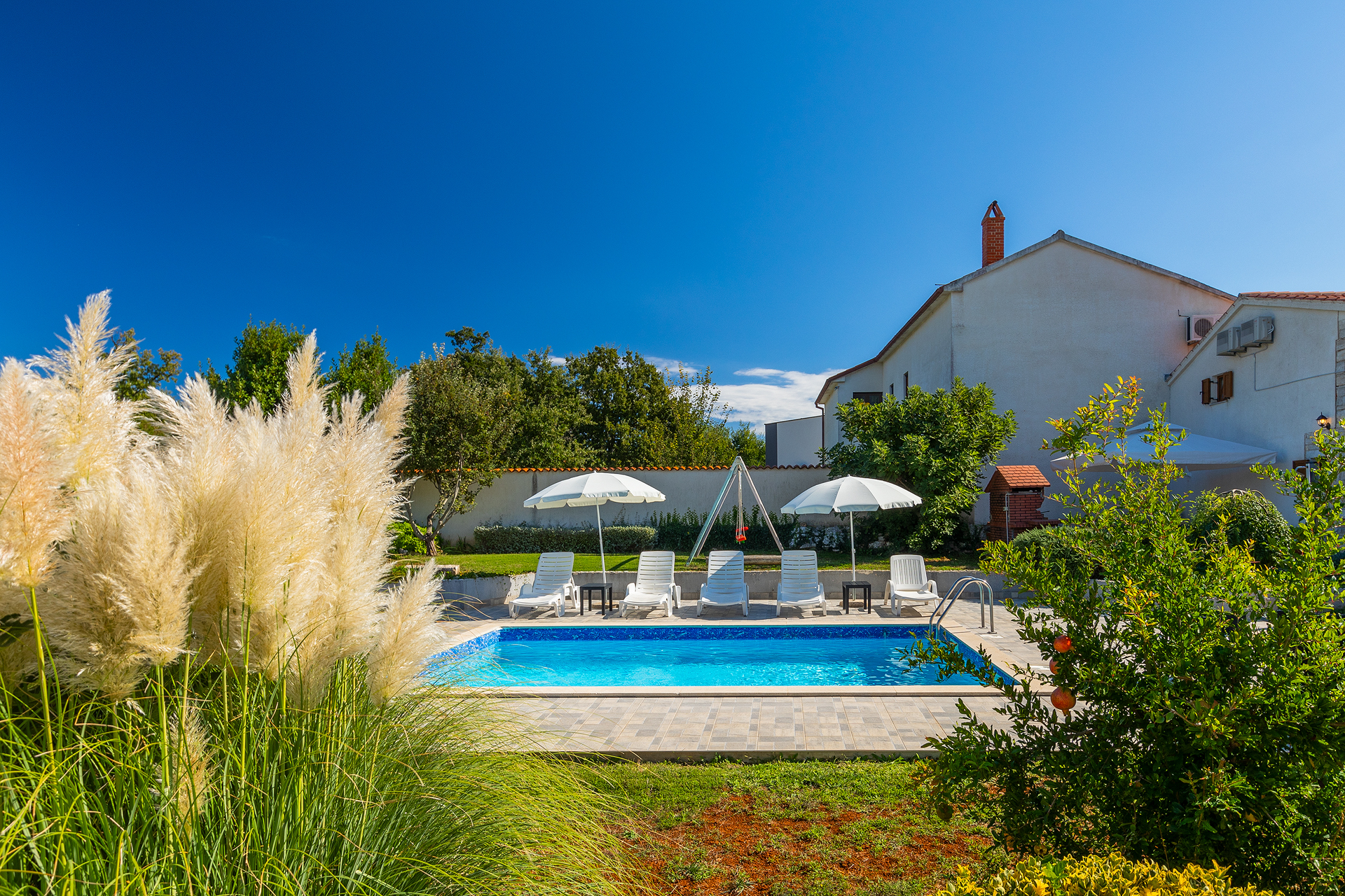 Villa mit Pool, im traditionellen istrischen Stil eingerichtet