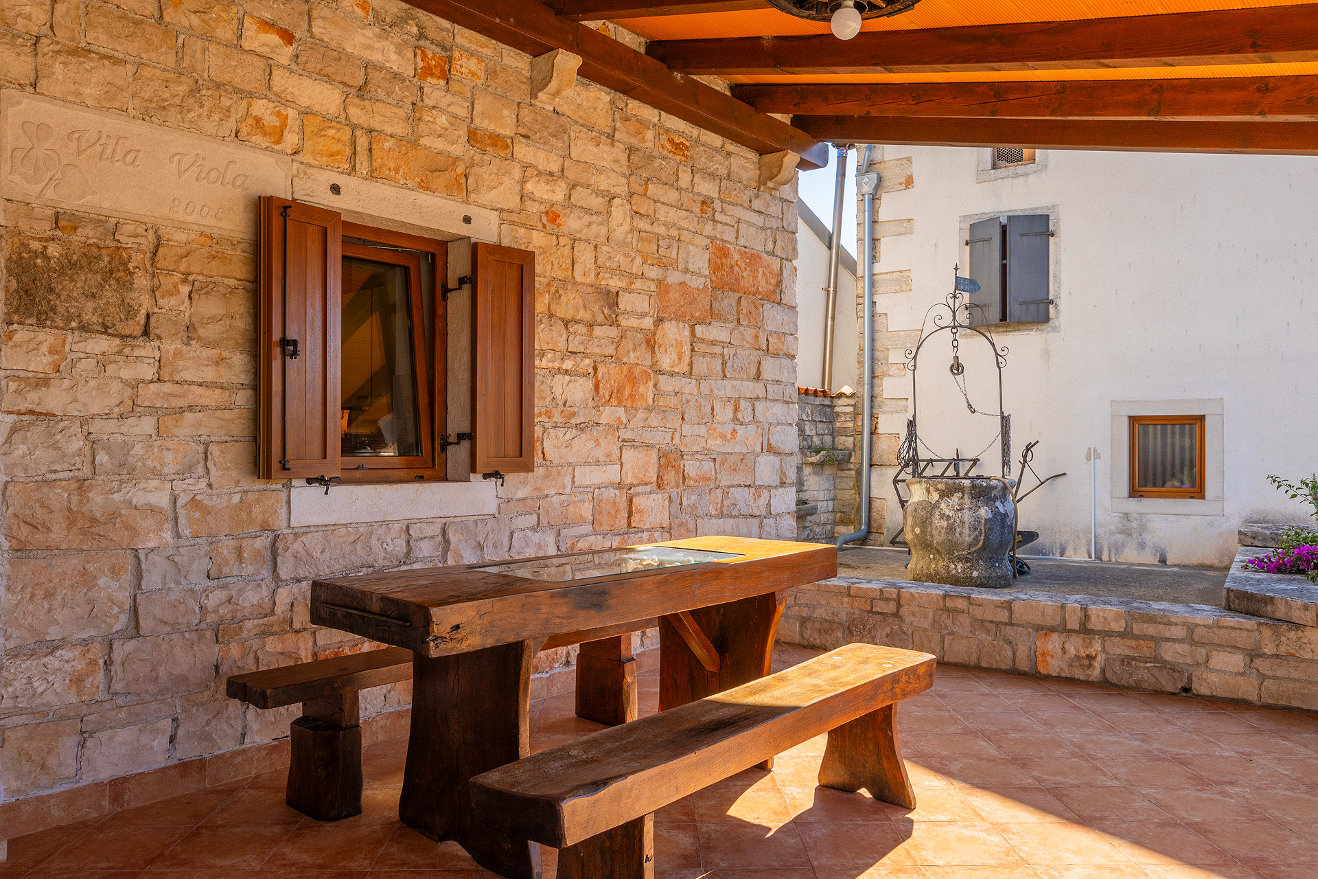 Villa mit Pool, im traditionellen istrischen Stil eingerichtet