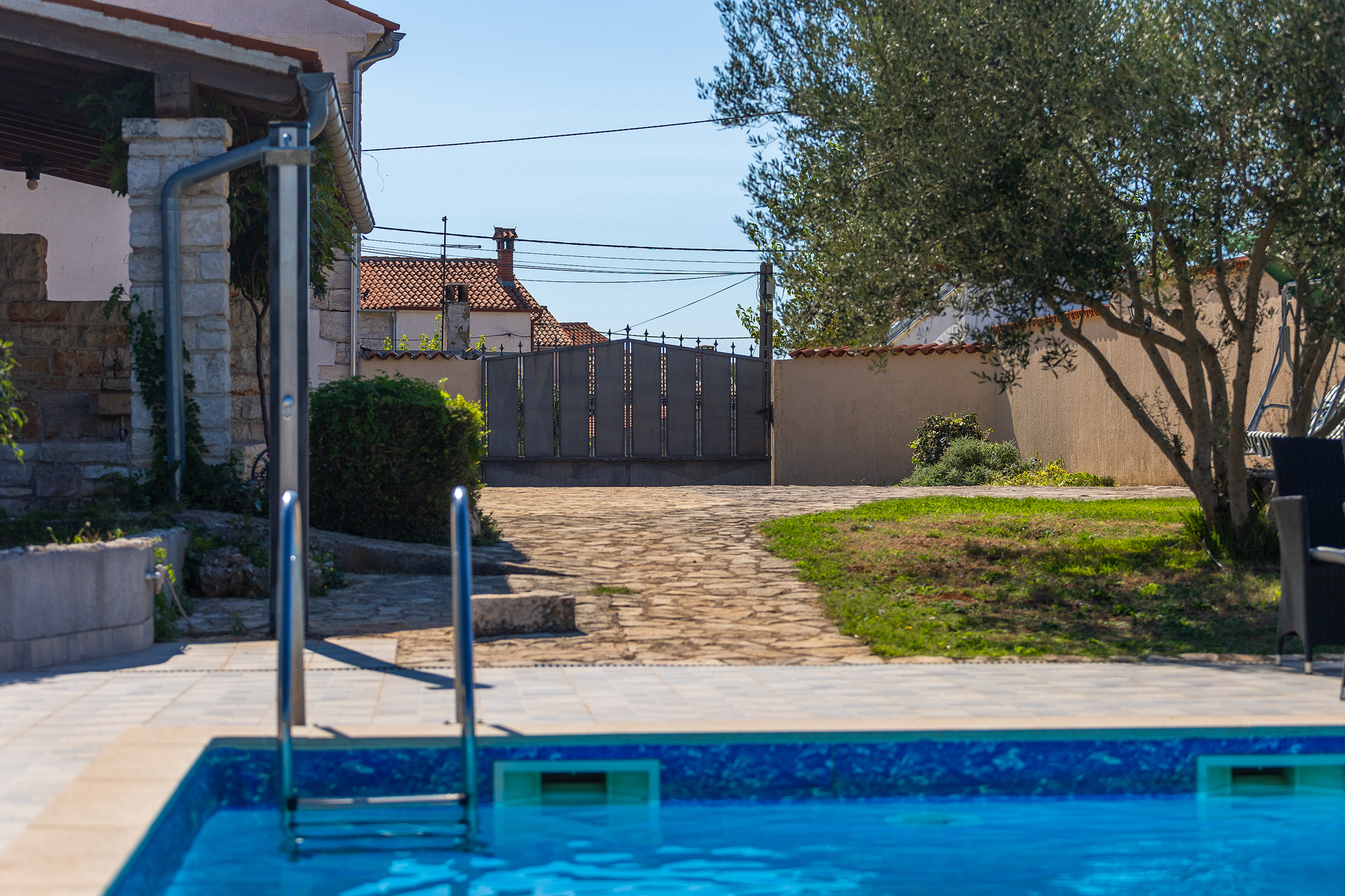 Villa mit Pool, im traditionellen istrischen Stil eingerichtet