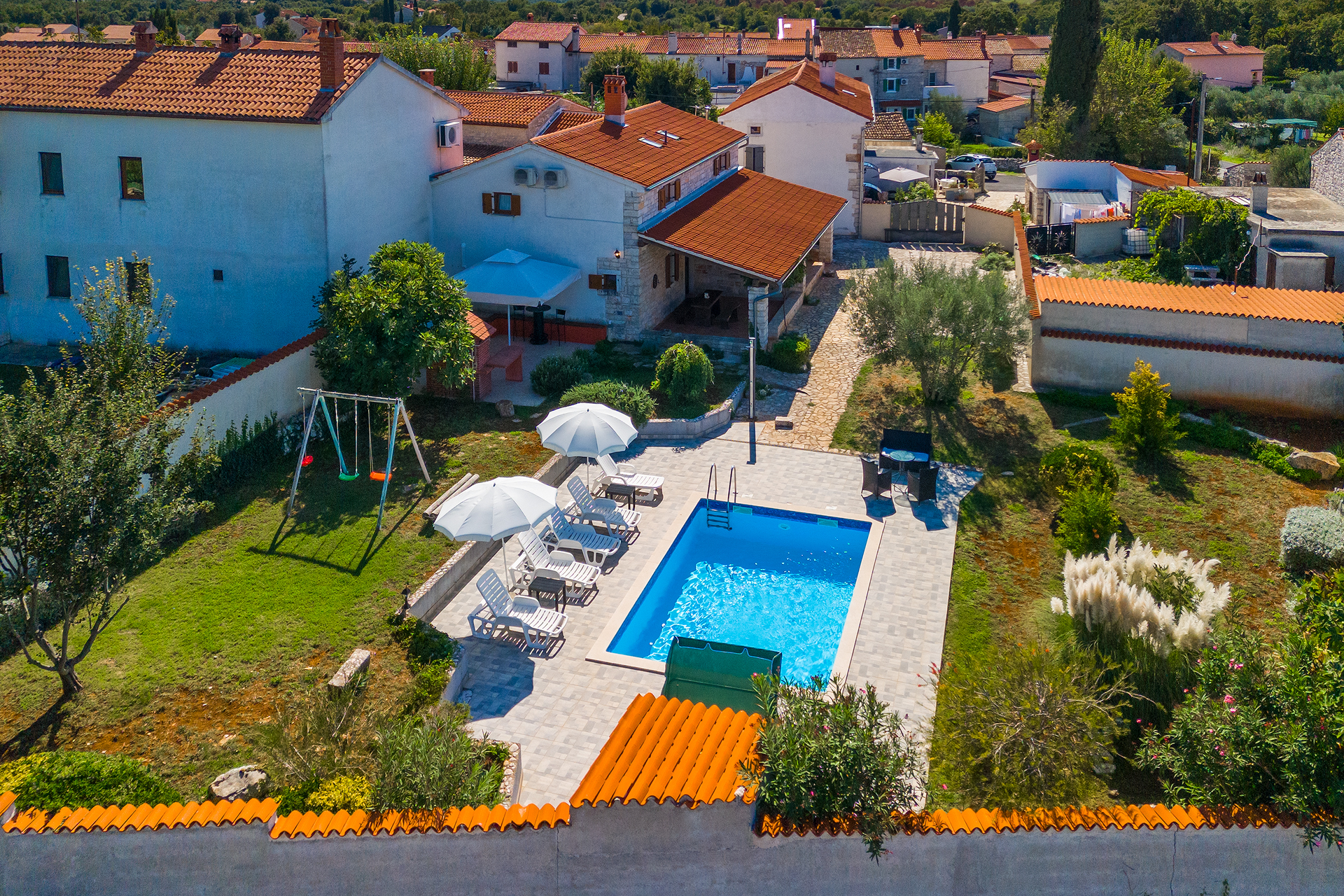 Villa mit Pool, im traditionellen istrischen Stil eingerichtet