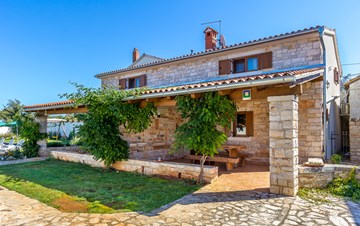 Villa with private pool, decorated in traditional Istrian style
