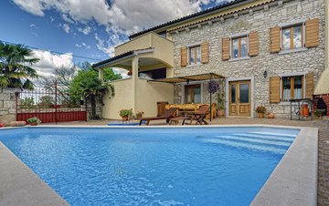 Villa mit beheiztem Pool mit Hydromassage neben Savičenta, Grill