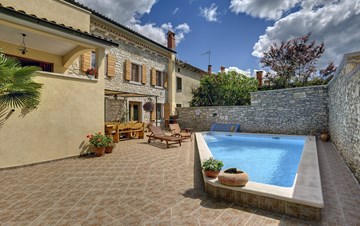 Villa with heated pool with whirlpool close to Savičenta, BBQ
