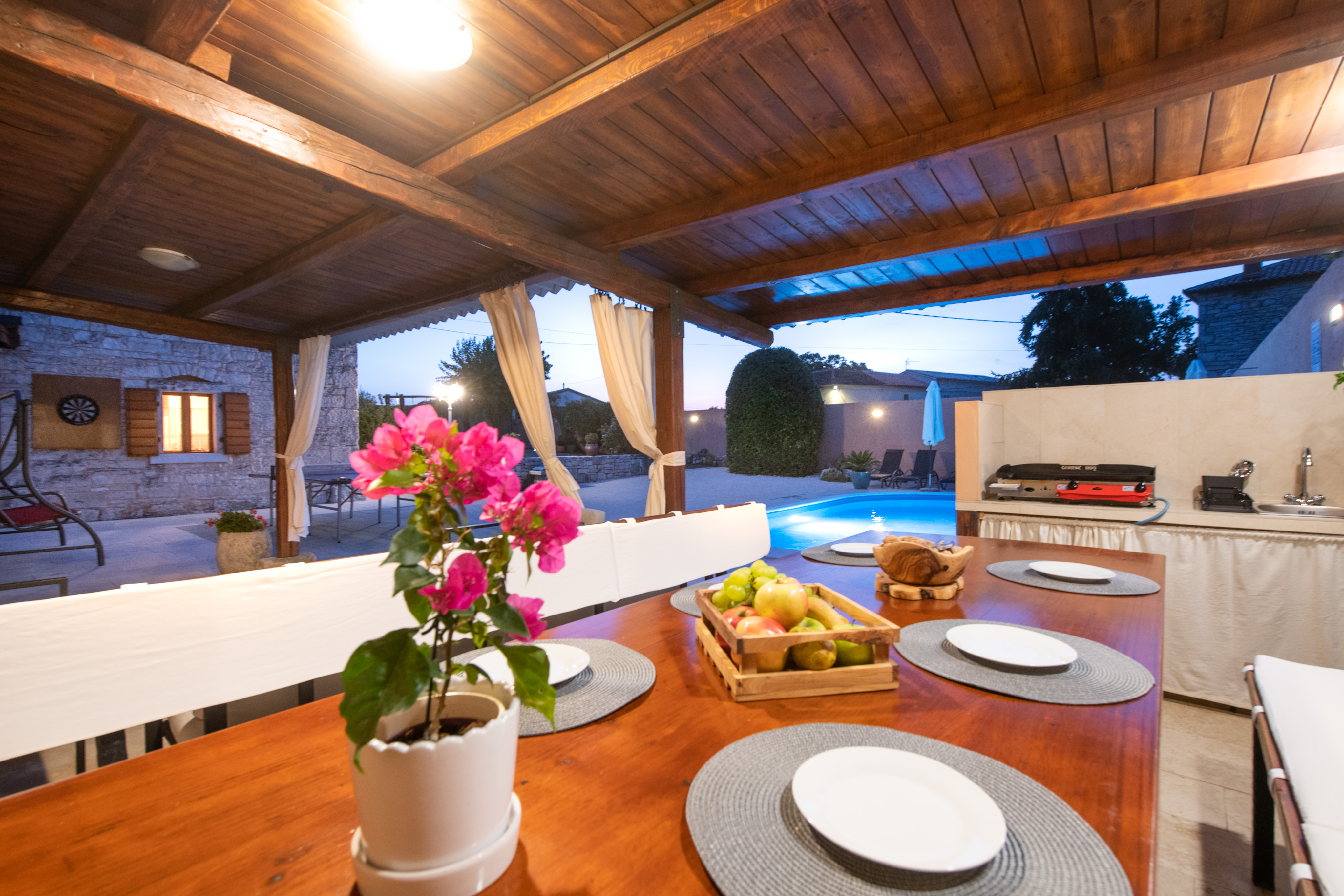 Istrische Villa mit Privater Pool, Kinderspielplatz und Grill