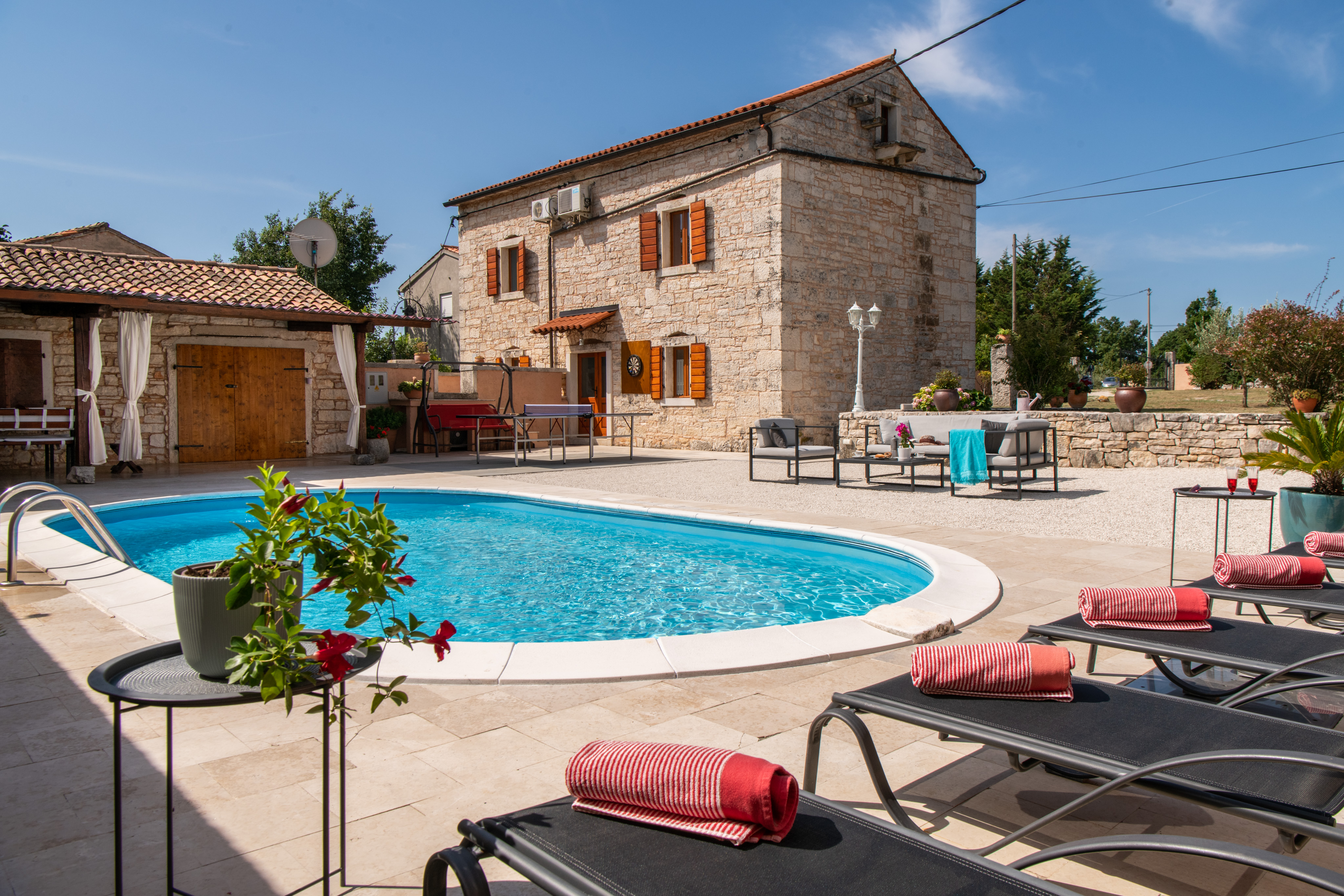 Istrische Villa mit Privater Pool, Kinderspielplatz und Grill