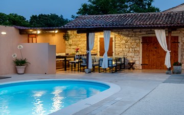 Istrian villa with private pool, playground for kids and barbecue