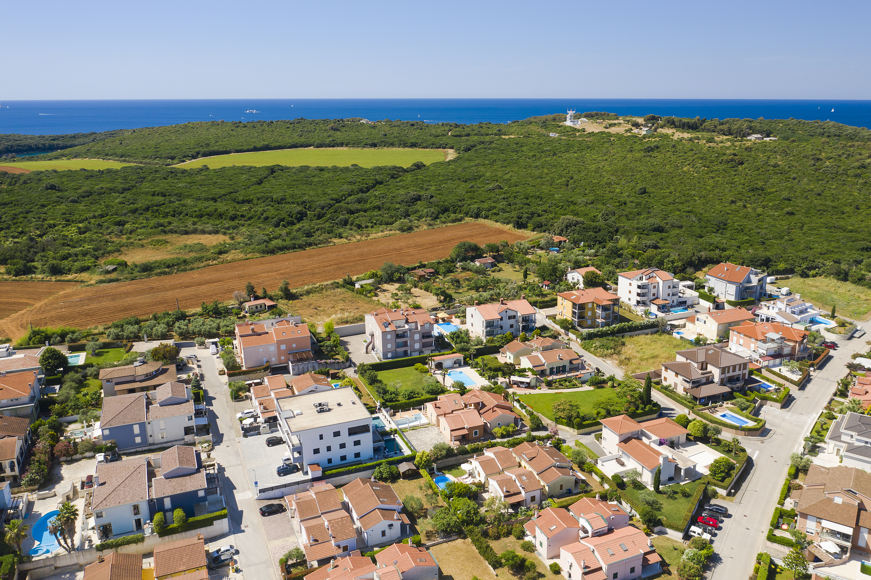 Ferienhaus mit Privatem Pool, Sonnenterrasse und Grill in Banjole