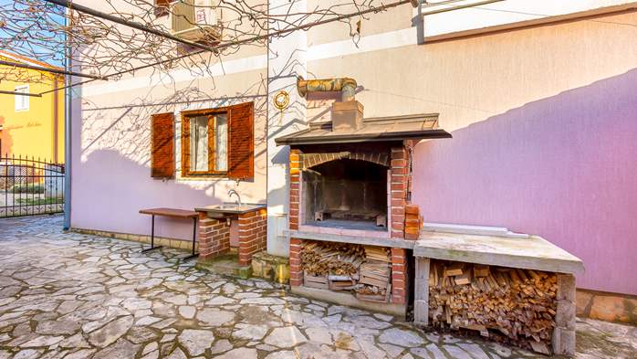 The two-storey villa with pool in Ližnjan, for 11 people, WiFi, 5