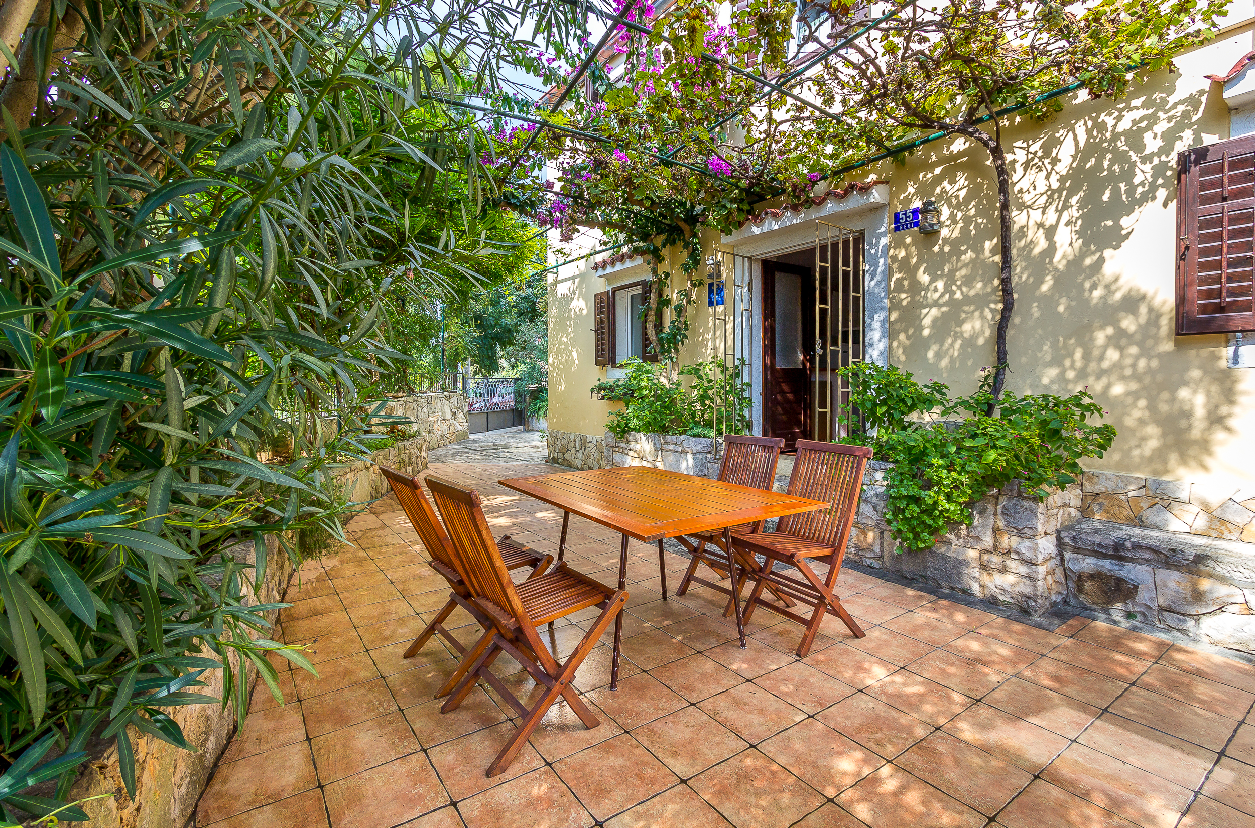 Casa su due piani a Medulin con giardino privato e barbecue