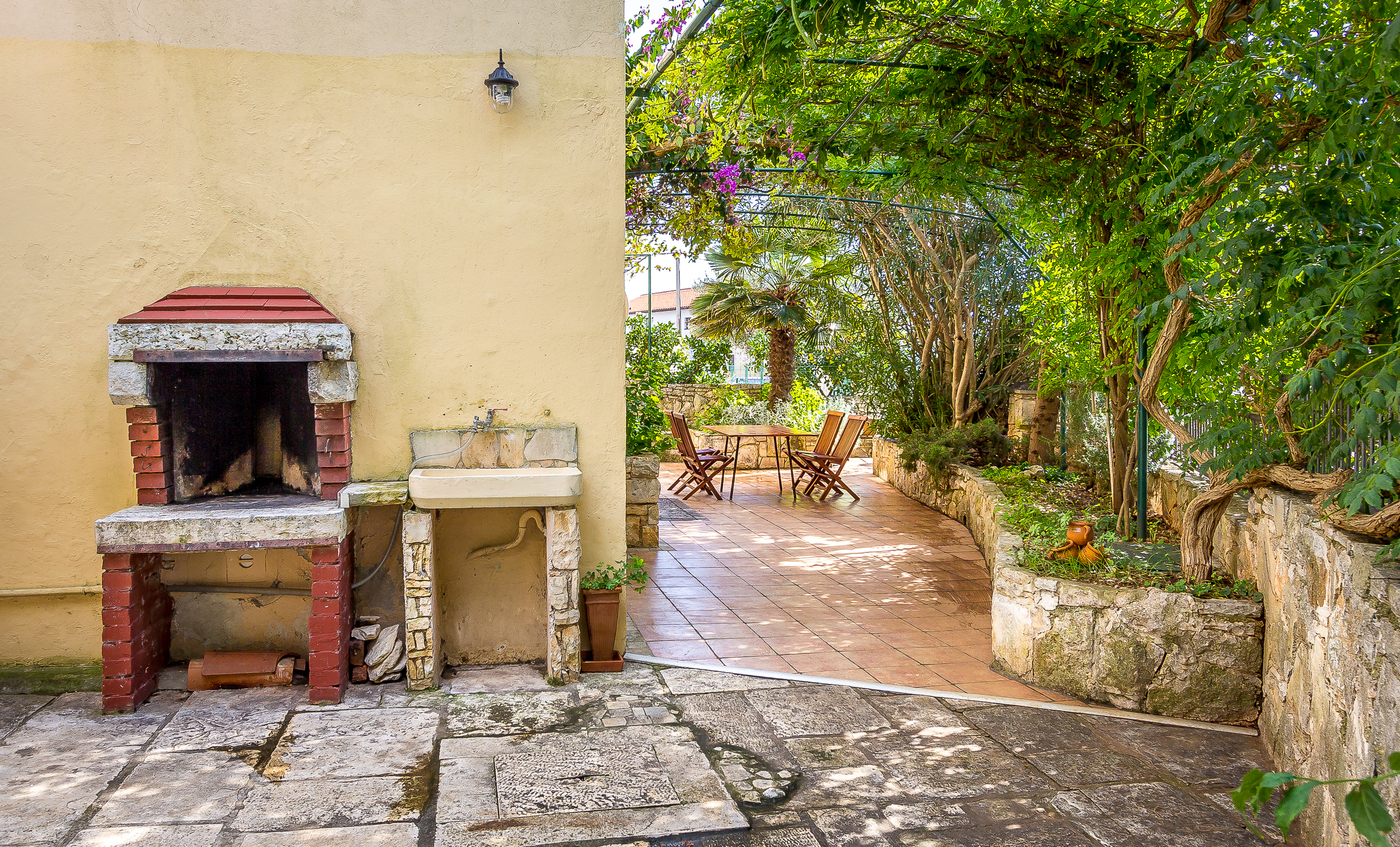 Casa su due piani a Medulin con giardino privato e barbecue