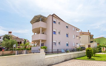 Newly built, nice apartments in Medulin with private parking
