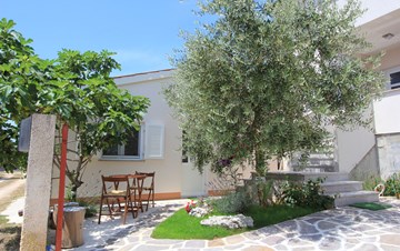 Schönes Ferienhaus in Medulin für 3 Personen mit schönem Garten