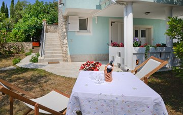 Lovely house on fenced property in Premantura, with parking place