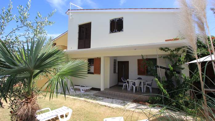 A detached house in Medulin with a garden offers accommodation, 12