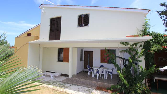 A detached house in Medulin with a garden offers accommodation, 16