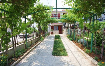 Casa a Medulin con splendido giardino e terrazza ombreggiata