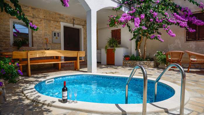 The family house in Medulin offers accommodation with shared pool, 11