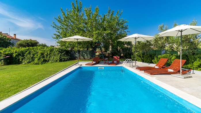 Attractive villa with private pool and sun terrace in Pula, 2