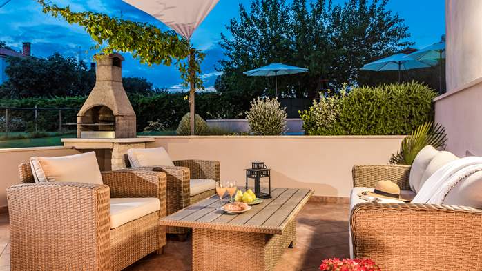 Attractive villa with private pool and sun terrace in Pula, 4