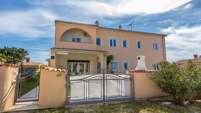 House in Vinkuran,near city of Pula offers spacious accommodation, 12