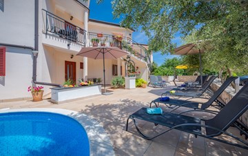Pleasant accommodation with stunning panoramic view and pool