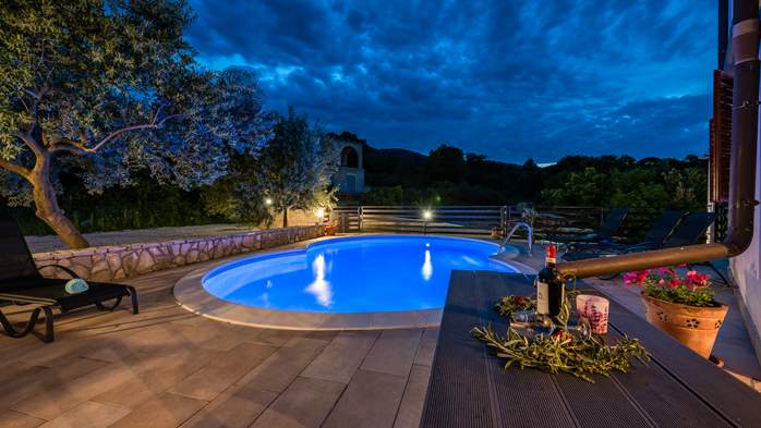 Pleasant accommodation with stunning panoramic view and pool, 12