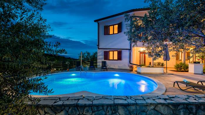 Pleasant accommodation with stunning panoramic view and pool, 11