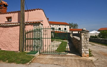 Renovated Istrian house for 4 people on three floors