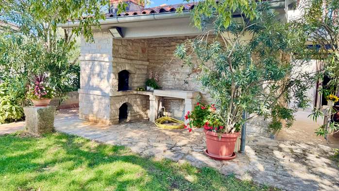 House in Krnica offers apartments for families with modern garden, 38