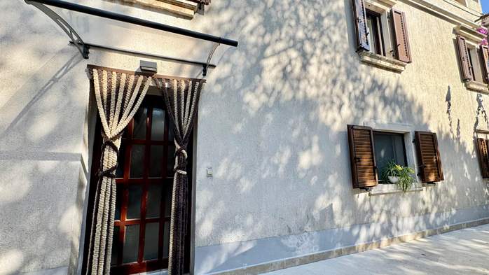 House in Krnica offers apartments for families with modern garden, 37
