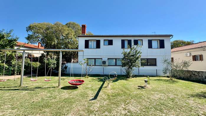House in Krnica offers apartments for families with modern garden, 48