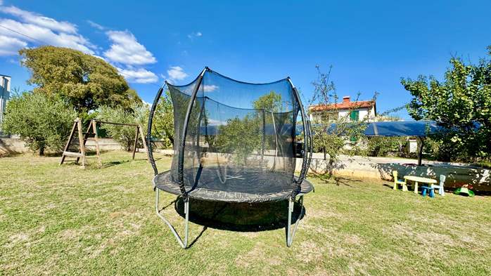 House in Krnica offers apartments for families with modern garden, 45