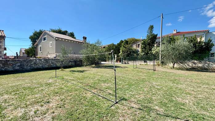 House in Krnica offers apartments for families with modern garden, 46