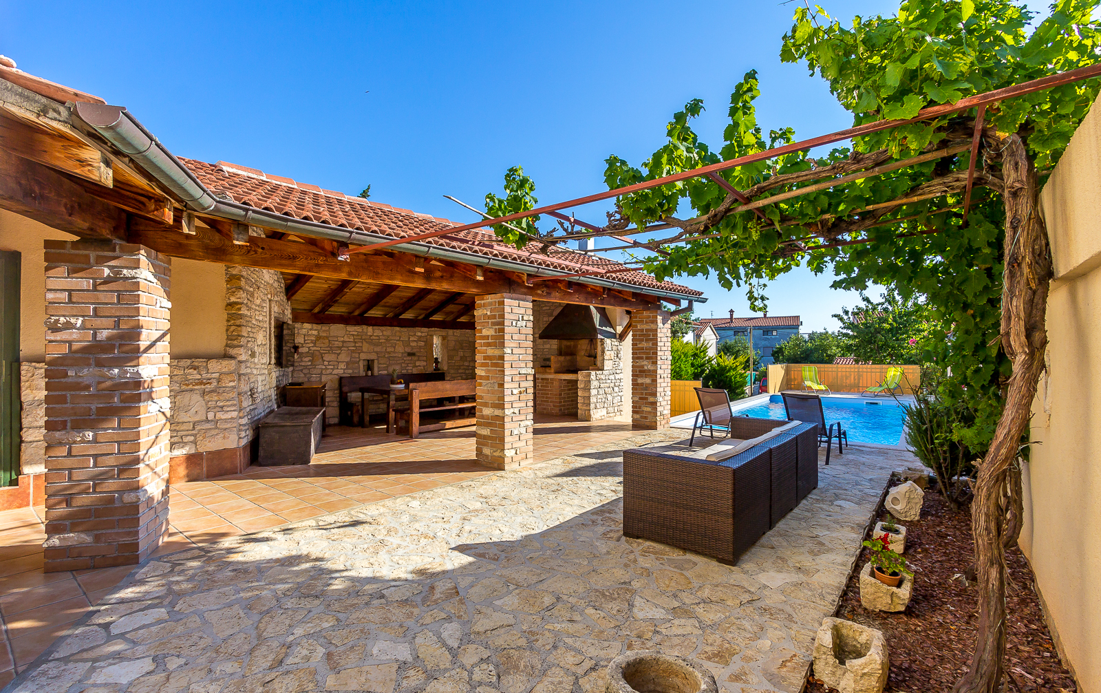 Villa with pool in the heart of Medulin, for 6 to 8 persons,Wi-Fi