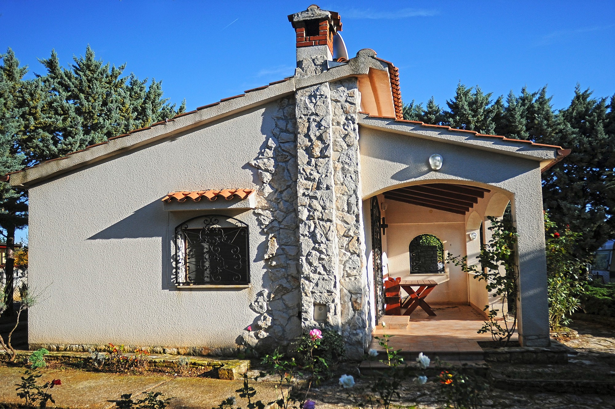 Schönes Haus in Medulin mit eingezäuntem Garten und Meerblick