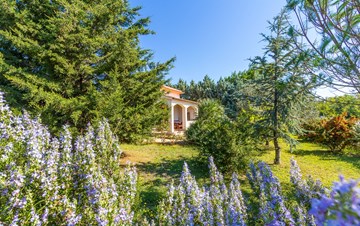 Schönes Haus in Medulin mit eingezäuntem Garten und Meerblick