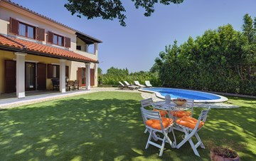 3 SZ Villa mit privatem Pool, Garten, 700 m vom Meer