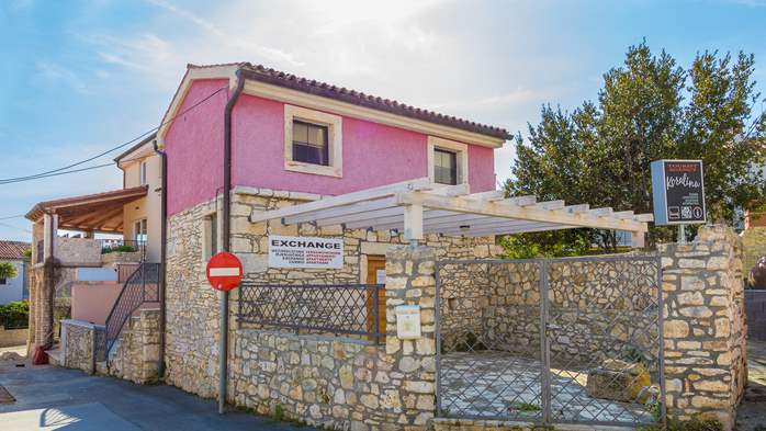 Stone house in Premantura offers lovely studio apartments, 9