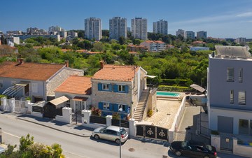 Lovely house in Pula with outdoor pool close to the sea