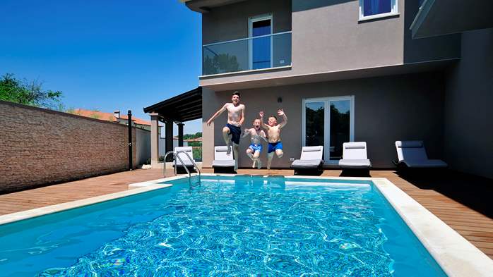 Moderne Villa mit privatem Pool und Sommerküche mit TV, 1