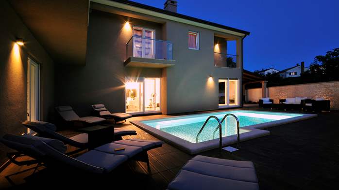 Moderne Villa mit privatem Pool und Sommerküche mit TV, 4